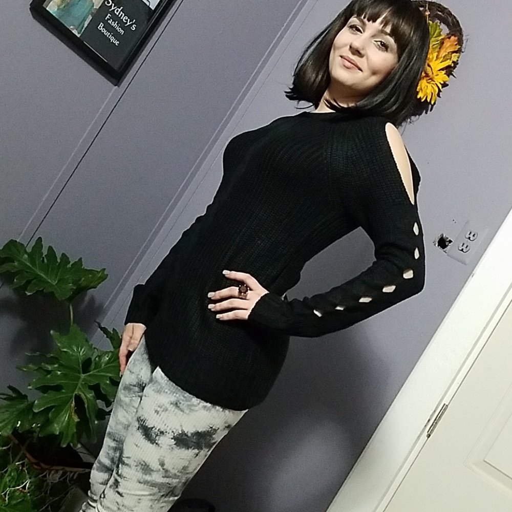 Cable Knit Slit Detail Sleeves - Picture 2 of 8